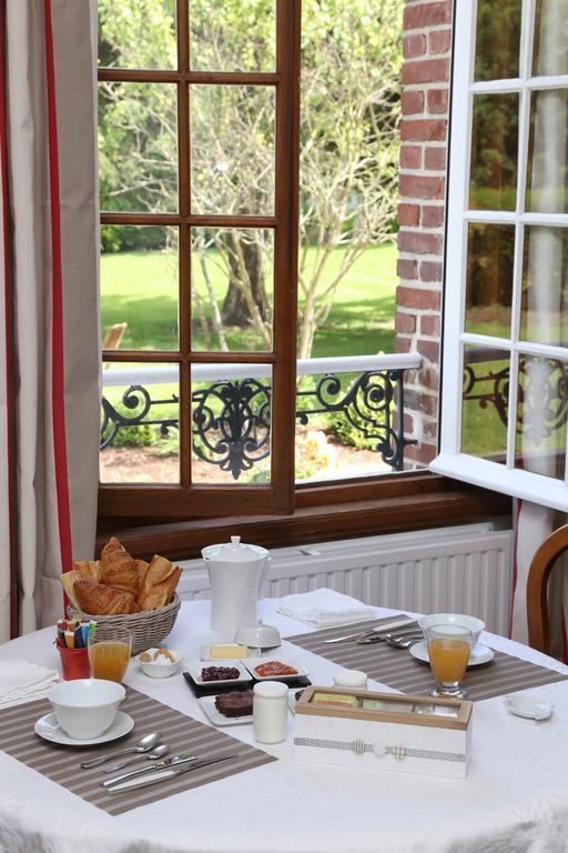 Manoir Le Mesnil Bed and Breakfast Saint-Martin-aux-Chartrains Buitenkant foto