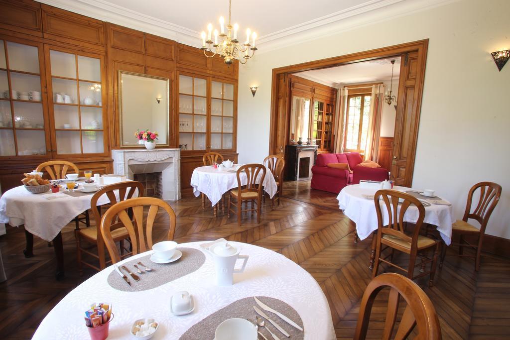 Manoir Le Mesnil Bed and Breakfast Saint-Martin-aux-Chartrains Buitenkant foto