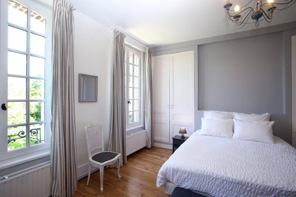 Manoir Le Mesnil Bed and Breakfast Saint-Martin-aux-Chartrains Buitenkant foto