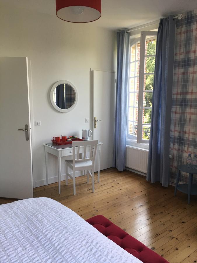 Manoir Le Mesnil Bed and Breakfast Saint-Martin-aux-Chartrains Buitenkant foto