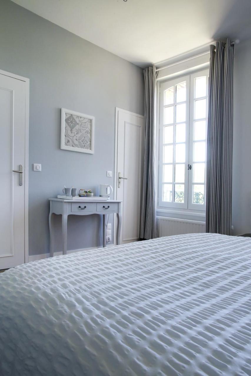 Manoir Le Mesnil Bed and Breakfast Saint-Martin-aux-Chartrains Buitenkant foto