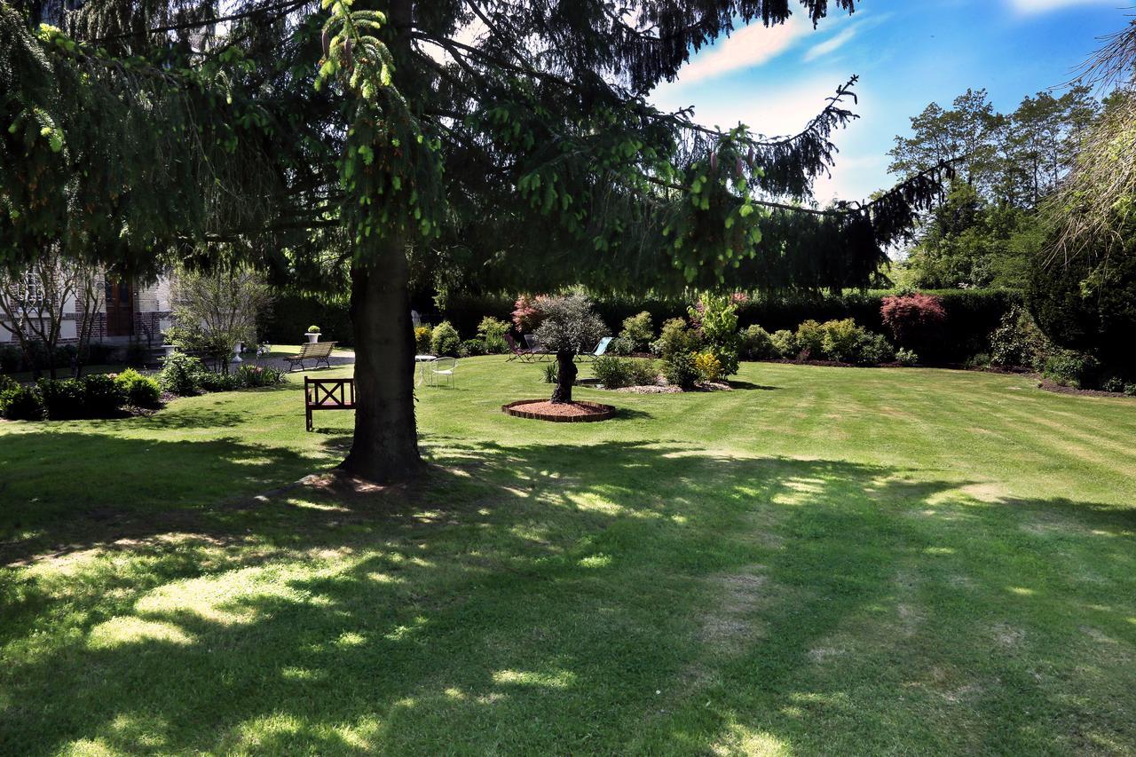 Manoir Le Mesnil Bed and Breakfast Saint-Martin-aux-Chartrains Buitenkant foto