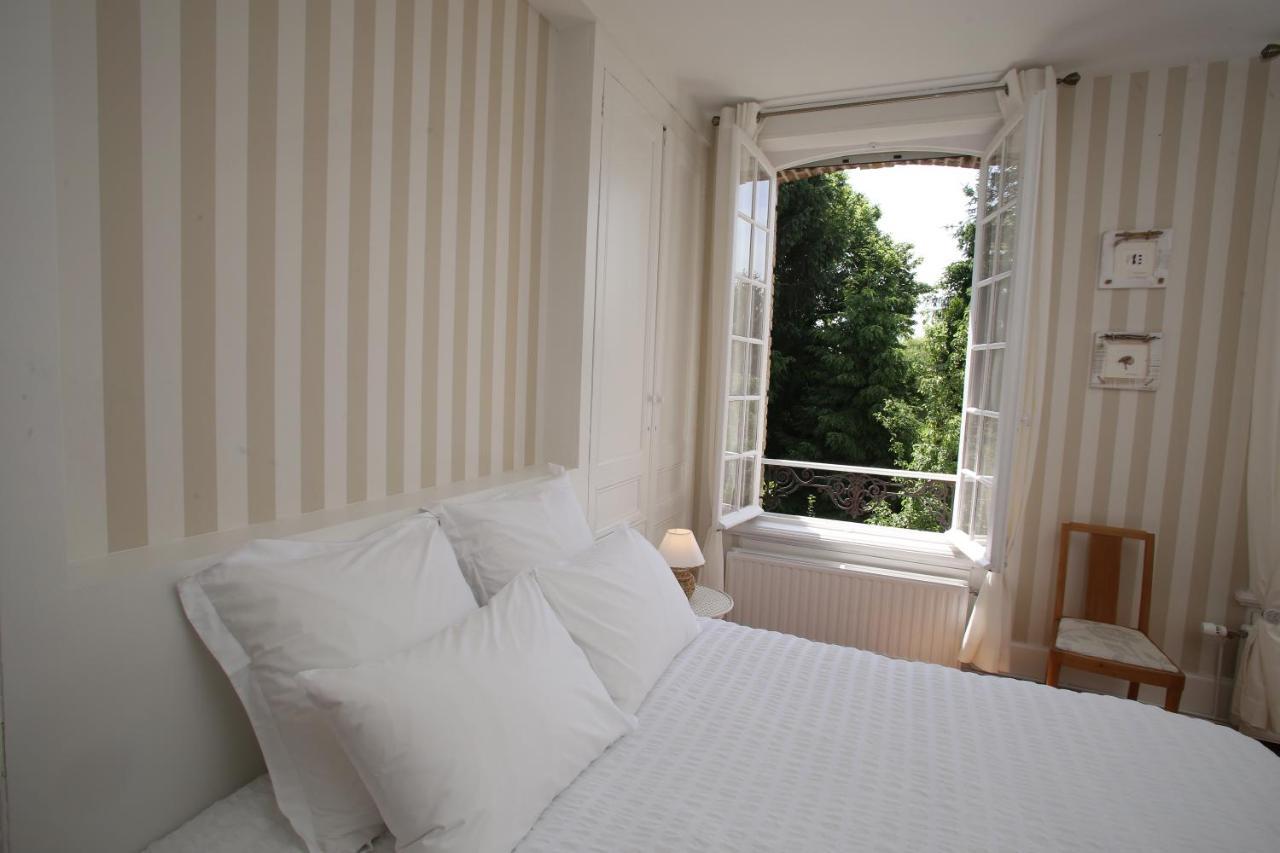 Manoir Le Mesnil Bed and Breakfast Saint-Martin-aux-Chartrains Buitenkant foto